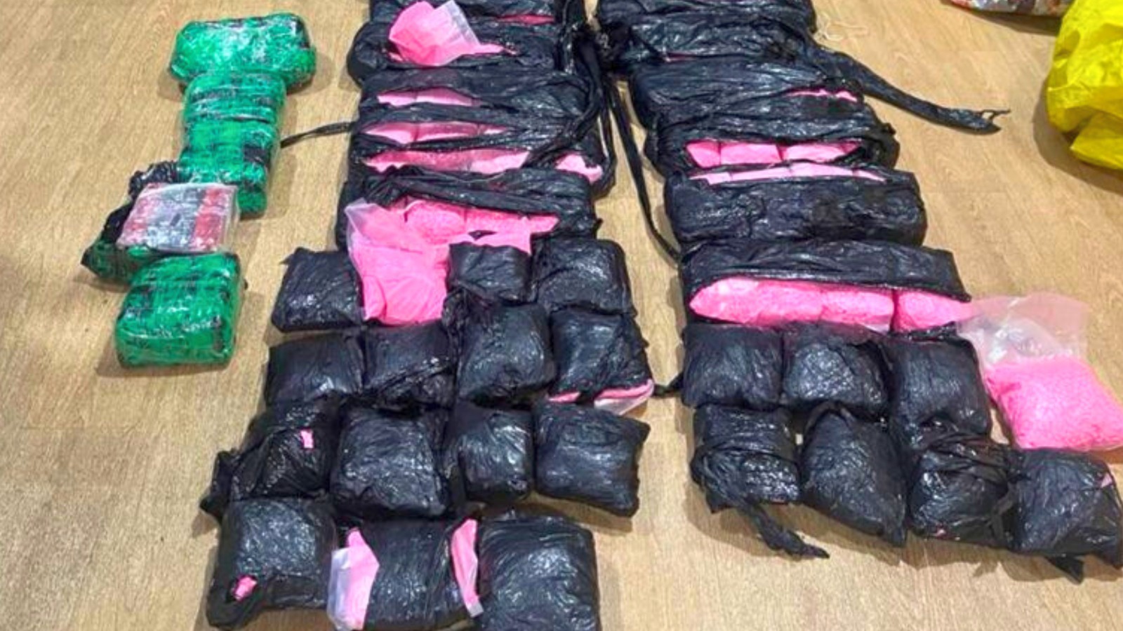Barang bukti 155.000 butir pil ekstasi dan 4,3 kilogram sabu yang disita tim gabungan dalam operasi di Aceh Timur.