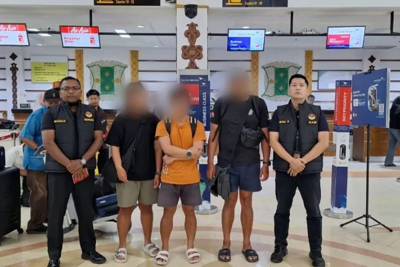 Imigrasi Sabang mendeportasi tiga orang warga negara asing asal Malaysia karena menyalahgunakan izin tinggal