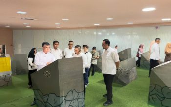 Menteri Ketenagakerjaan RI, Prof. Yassierli, saat berkunjung ke Museum Tsunami Aceh