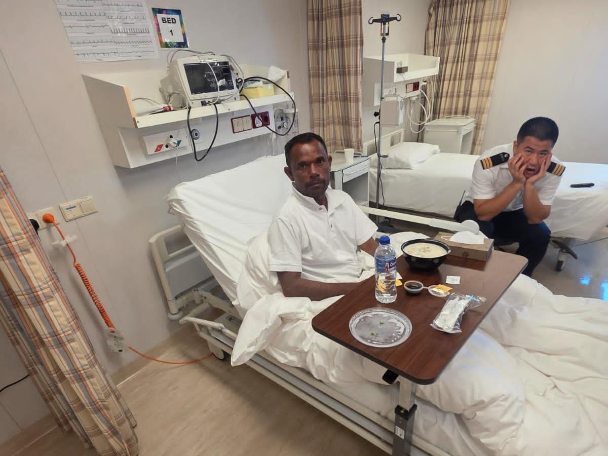 Rusli (50), seorang nelayan Aceh Utara yang dilaporkan hilang, berhasil ditemukan dan dievakuasi oleh awak Kapal Pesiar Genting Dream