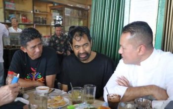 Pertemuan antara Kapolda Aceh Brigjen Pol Marzuki Ali Basyah dan Gubernur Muzakir Manaf (Mualem) di sebuah warung kopi di Banda Aceh