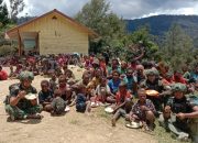 Satgas Yonif 113/JS Eratkan Hubungan  dengan Warga Lewat Makan Bersama