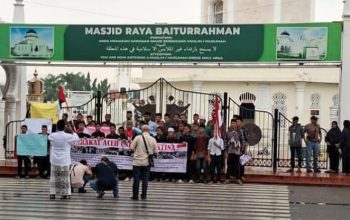 Aksi damai “Aceh Peduli Palestina” digelar di Masjid Raya Baiturrahman, Banda Aceh, Rabu (15/10/2025)