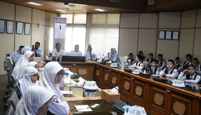 PAG Kenalkan Dunia Energi pada Siswa SD IT Muhammadiyah 6