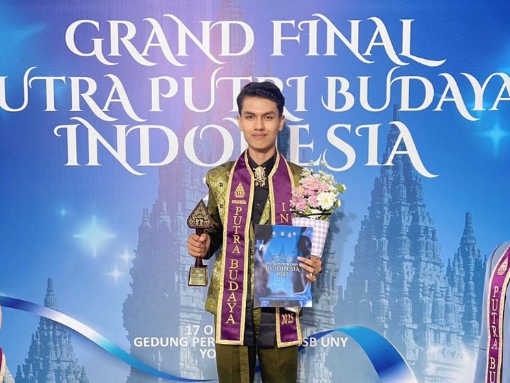 Sugeng Warisno asal Aceh Tamiang berhasil menyabet gelar Terbaik 1 Intelegensia Putra Budaya Indonesia 2025 pada malam penobatan PPBI di Universitas Negeri Yogyakarta, Jumat (17/10)