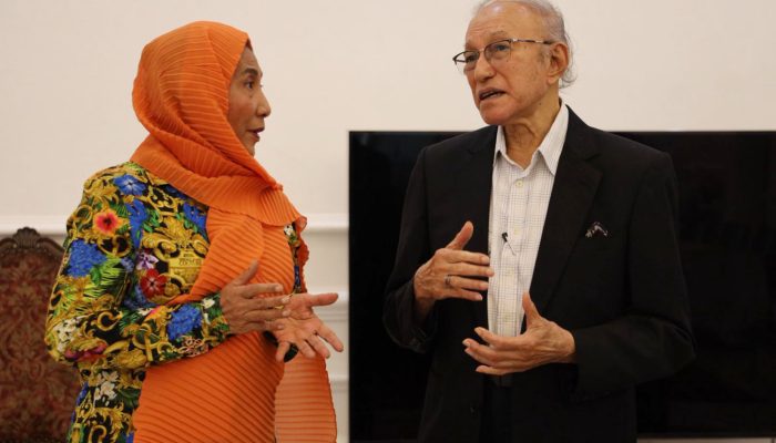 Susi Bahas Penerbangan Perintis Seluruh Bandara di Aceh dengan Wali Nanggroe