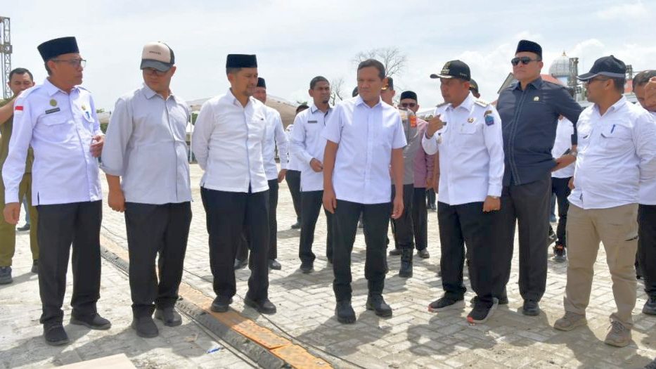 Wakil Gubernur Aceh, Fadhlullah, bersama jajaran Pemerintah Aceh dan Forkopimda Pidie Jaya meninjau arena utama MTQ ke-37 di Meureudu, Rabu (29/10)
