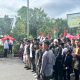 Puluhan massa dari Aliansi Rakyat Aceh Bela Palestina (ARABP) menggelar aksi damai “Aceh Peduli Palestina” di Bundaran Simpang Lima, Banda Aceh, Minggu (12/10/2025), sebagai bentuk solidaritas terhadap rakyat Palestina.