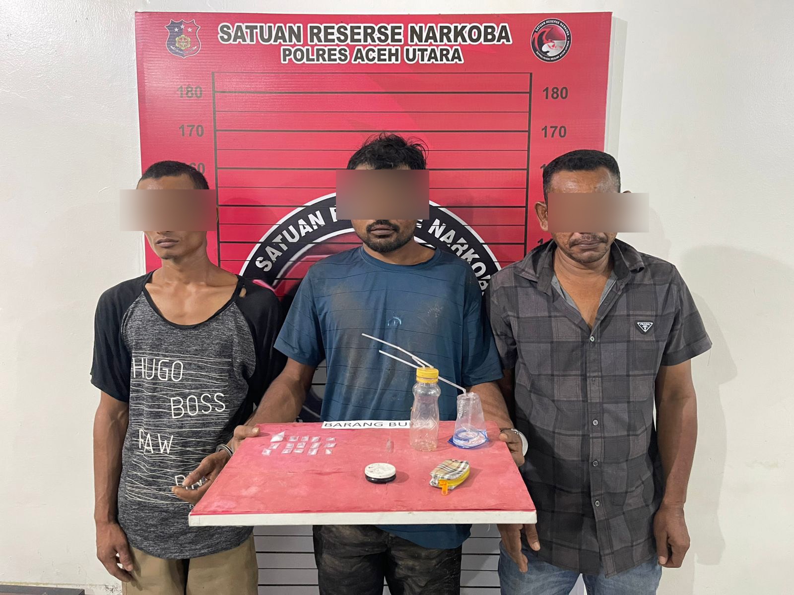 Tiga tersangka dan barang bukti sabu yang disita telah diamankan di Mapolres Aceh Utara, Lhoksukon