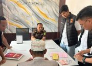 Penyerahan tersangka dan barang bukti kasus dugaan penyalahgunaan BBM bersubsidi oleh Satreskrim Polres Bener Meriah kepada Kejaksaan Negeri, Selasa (7/10/2025).