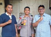 Kapolda Aceh Irjen Pol. Marzuki Ali Basyah berfoto bersama dengan anggota Majelis Tuha Peut Wali Nanggroe, Drs. H. Sulaiman Abda