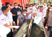 Petugas memusnahkan barang bukti narkotika hasil pengungkapan selama tiga bulan terakhir, termasuk sabu seberat 80,5 kilogram asal Thailand