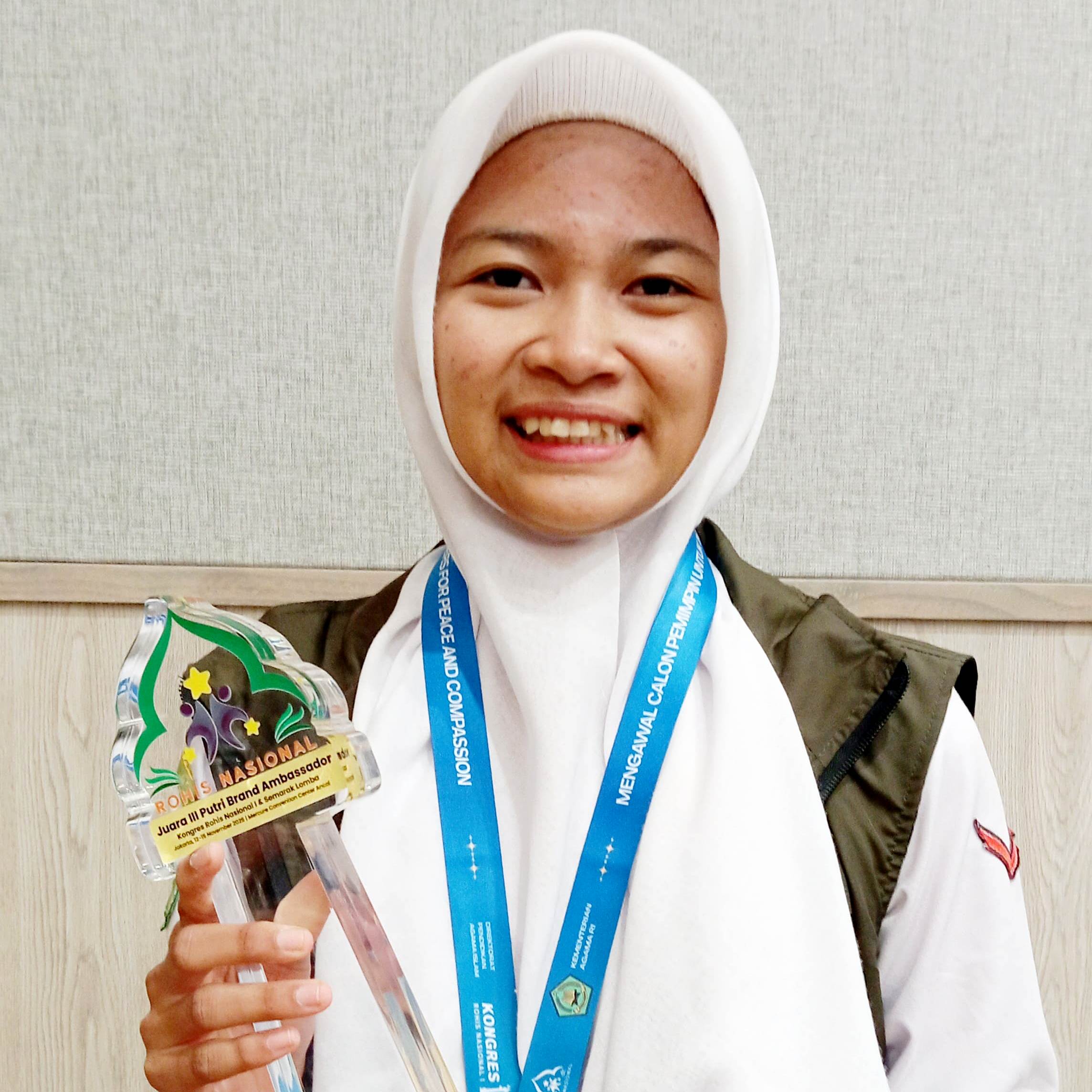 Hadil, siswi SMK-PP Negeri Saree Aceh Besar