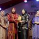 Ketua Dekranasda Lhokseumawe Juara I Fashion Show Wastra Khas Daerah