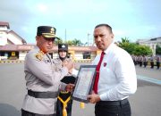 Kapolres Lhokseumawe Beri Penghargaan kepada Personel Berprestasi