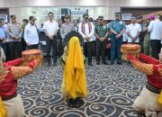 Sekda Aceh Sambut Kedatangan Menko Polkam di Bandara SIM