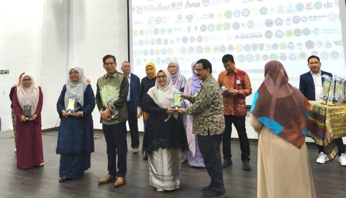 Dua Profesor USK Raih Penghargaan Internasional di Malaysia