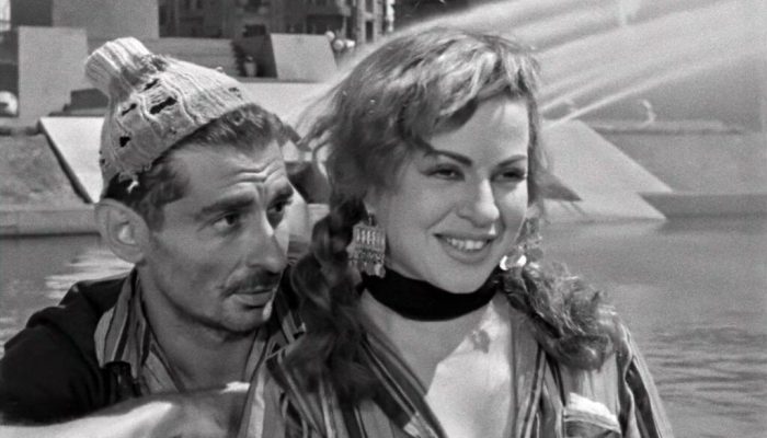 Ketika Revolusi Tak Menyentuh Peron: Dunia Kelas Bawah dalam Cairo Station (1958)