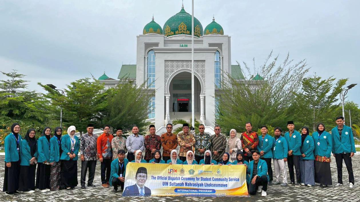 Rektor UIN SUNA Lhokseumawe, Prof. Danial, secara resmi melepas 22 mahasiswa peserta KPM Internasional 2025 ke Malaysia. Mereka akan menjalankan pengabdian di Pulau Pinang dan Malaka mulai 13 November hingga 3 Desember.