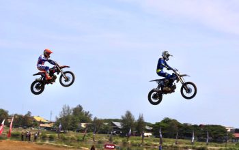 80 Pembalap Ramaikan Kejuaraan Motocross dan Grasstrack MX GTX di Sirkuit Lamnyong