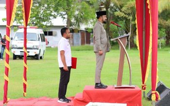 Bupati Al-Farlaky Apresiasi 15 Tenaga Kesehatan Berprestasi