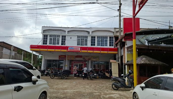 Warga Lhoksukon Berburu Kebutuhan Pokok, Ritel Modern Jadi Solusi