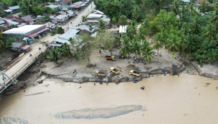 WALHI Aceh: Tambang Pasir Ancam Jembatan Teupin Mane