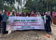 Dayah Ulee Titi Salurkan Bantuan di Tiga Kabupaten Terdampak Bencana