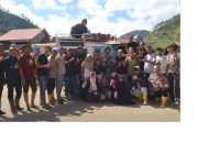 Polisi Kawal Land Rover Club Aceh Salurkan Bantuan Aceh Tengah