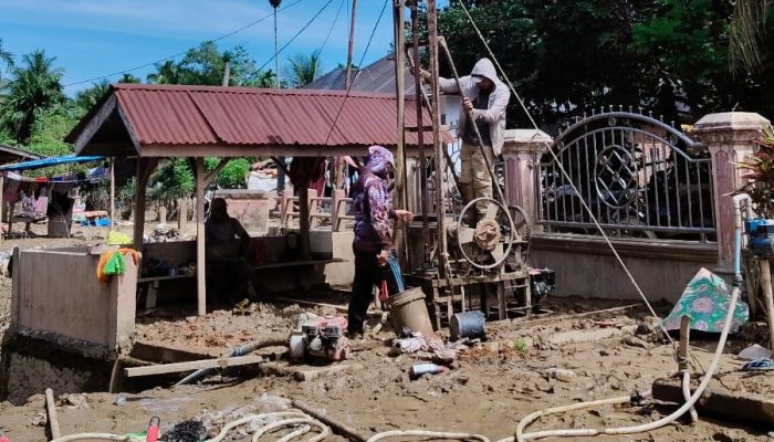Warga Babah Krueng Krisis Air Bersih, Sumur Tercemar Lumpur