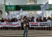 Foto: Aksi Bendera Putih Minta Penetapan Status Darurat Bencana Nasional