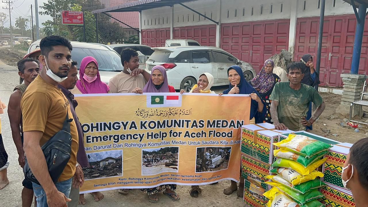 Komunitas Rohingya Medan menyalurkan bantuan Rp127 juta bagi korban banjir di Aceh Timur dan Aceh Tamiang