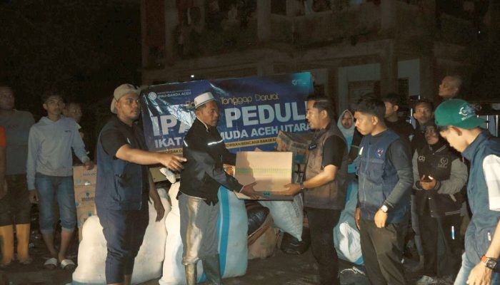 Terjebak Lumpur 10 Jam, Relawan IPAU Berhasil Salurkan 8 Ton Bantuan