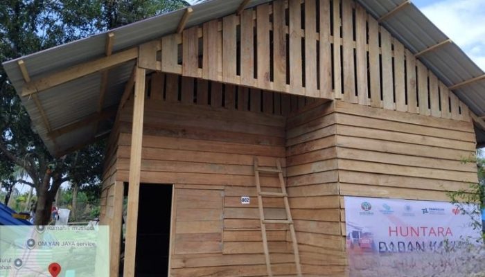 Kayu Hanyutan Jadi Material Pembangunan Huntara Aceh Utara
