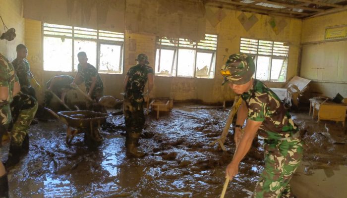Lumpur Disingkirkan, Sekolah dan Kantor Aceh Tamiang Mulai Hidup