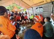 Tim SAR Temukan 9 Korban Tewas Longsor di Pasir Langu