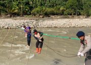 Polres Gayo Lues Bangun Jembatan Gantung Desa Siongal-Ongal