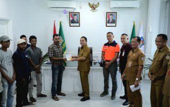 Pemko Lhokseumawe Salurkan Dana Tunggu Hunian Tahap I