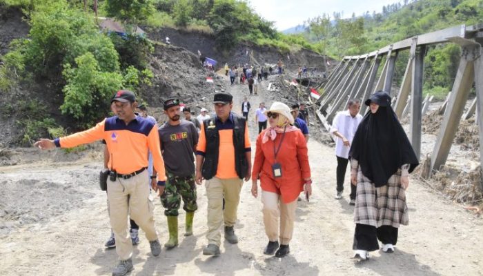 Tim Kemenko Perekonomian Tinjau Dampak Bencana dan Huntara di Ketol