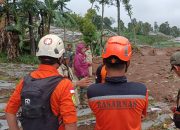 Longsor Bandung Barat Tewaskan Enam Orang, Puluhan Tertimbun