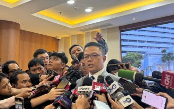 Menlu Tegaskan WNI di Iran Aman, Evakuasi Belum Diperlukan