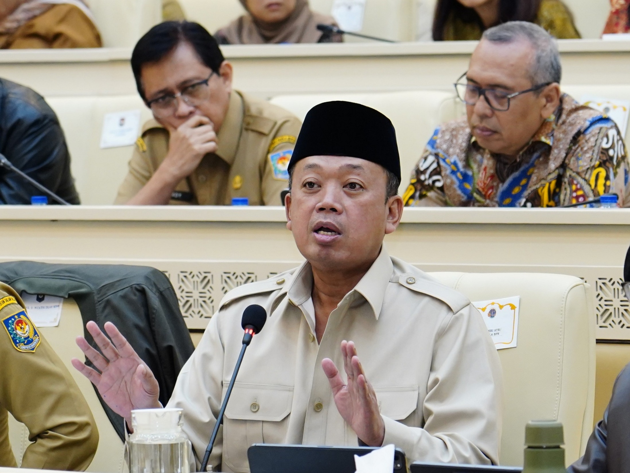 Menteri ATR/BPN Nusron Wahid dalam Rapat Kerja dan Rapat Dengar Pendapat (RDP) bersama Komisi II DPR RI di Gedung DPR RI