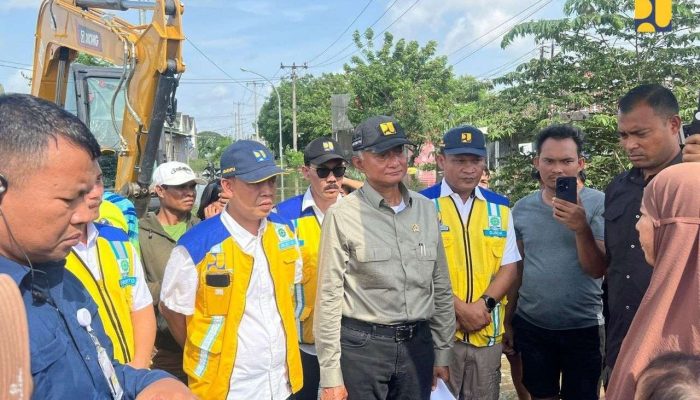 Datangi Lokasi Banjir, Menteri PU Soroti Penanganan Terpadu