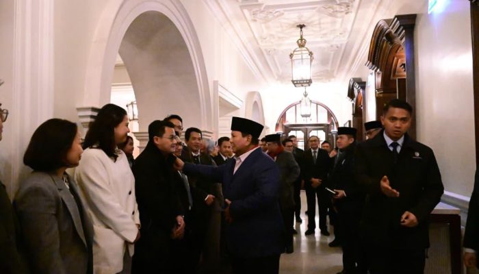 Tiba di London, Prabowo Sapa Mahasiswa dan Diaspora Indonesia