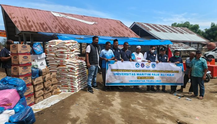 Rumah Tertimbun Lumpur 3 Meter, Warga Pidie Jaya Bertahan di Pengungsian