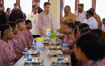 Wapres Tinjau Sekolah Rakyat dan Pasar Ikan di Biak Numfor