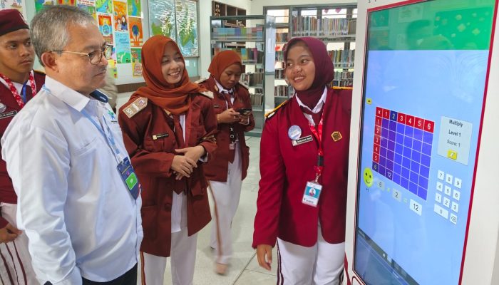 Perkuat Sekolah Rakyat, Perpusnas Sediakan Ribuan Buku dan Anjungan Baca Digital