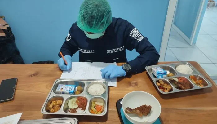 Ratusan Siswa Keracunan MBG, Pakar UGM Soroti Keamanan Menu