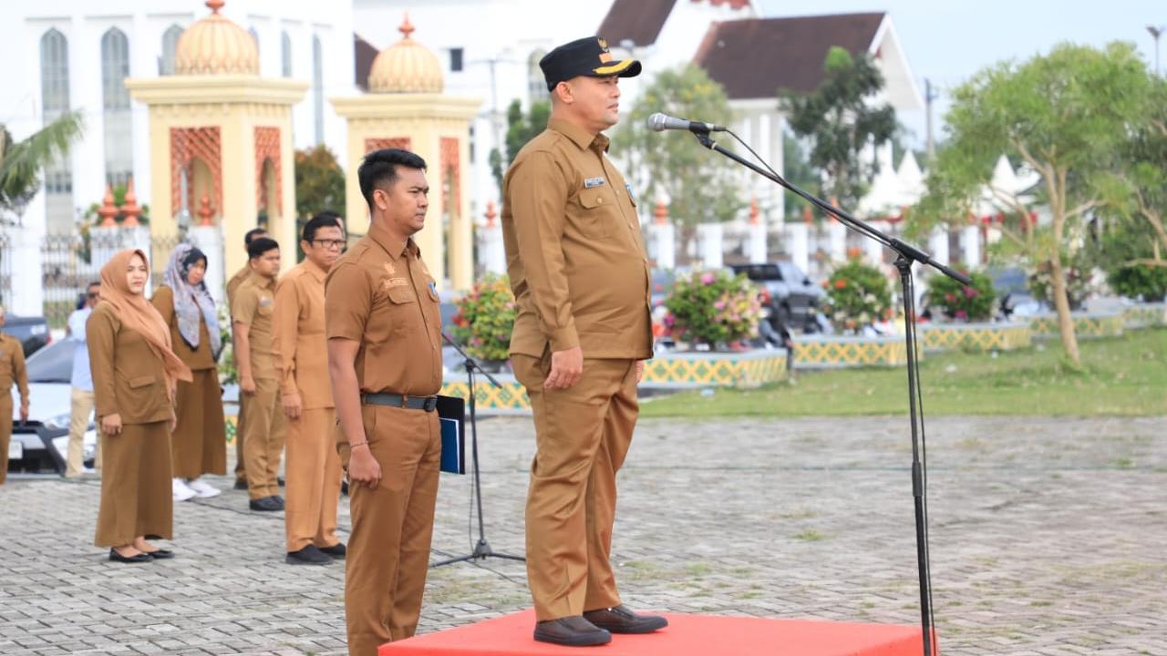 Bupati Aceh Utara, Ismail A Jalil, saat memimpin Apel Gabungan Perdana 2026 di Lhoksukon