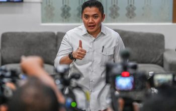 Seskab Teddy Tegaskan MBG Tak Pangkas Anggaran Pendidikan